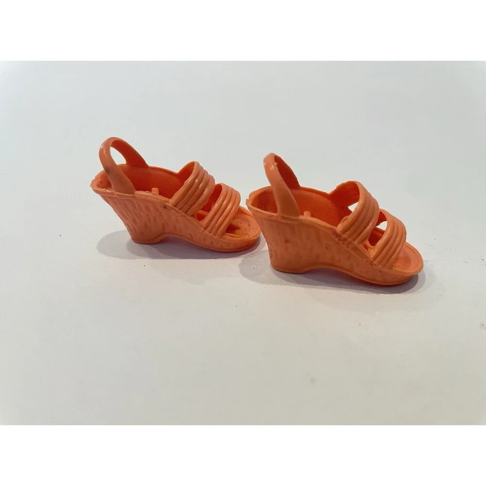 VINTAGE KENNER BIONIC WOMAN ORANGE STRAPPY SANDAL SHOES